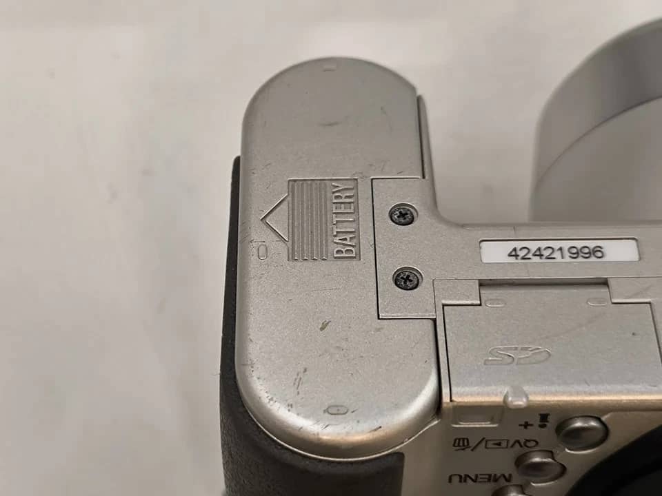 Minolta DiMAGE Z5 Digital Cameras