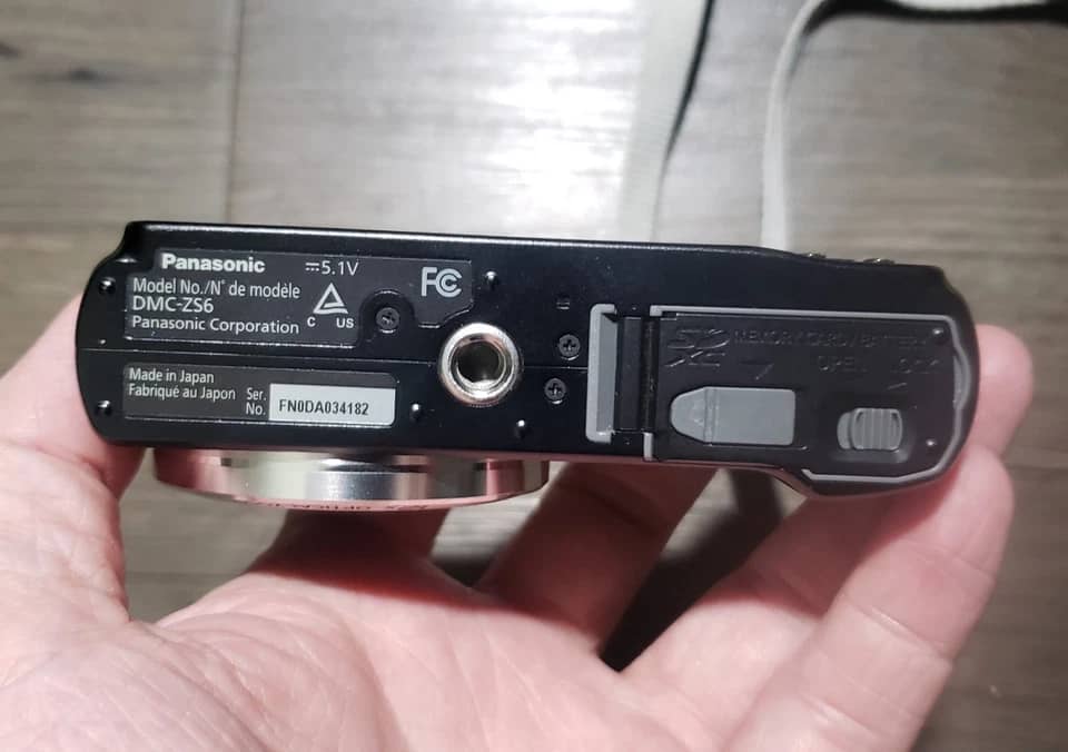 Panasonic DiMAGE Z6 Digital Cameras