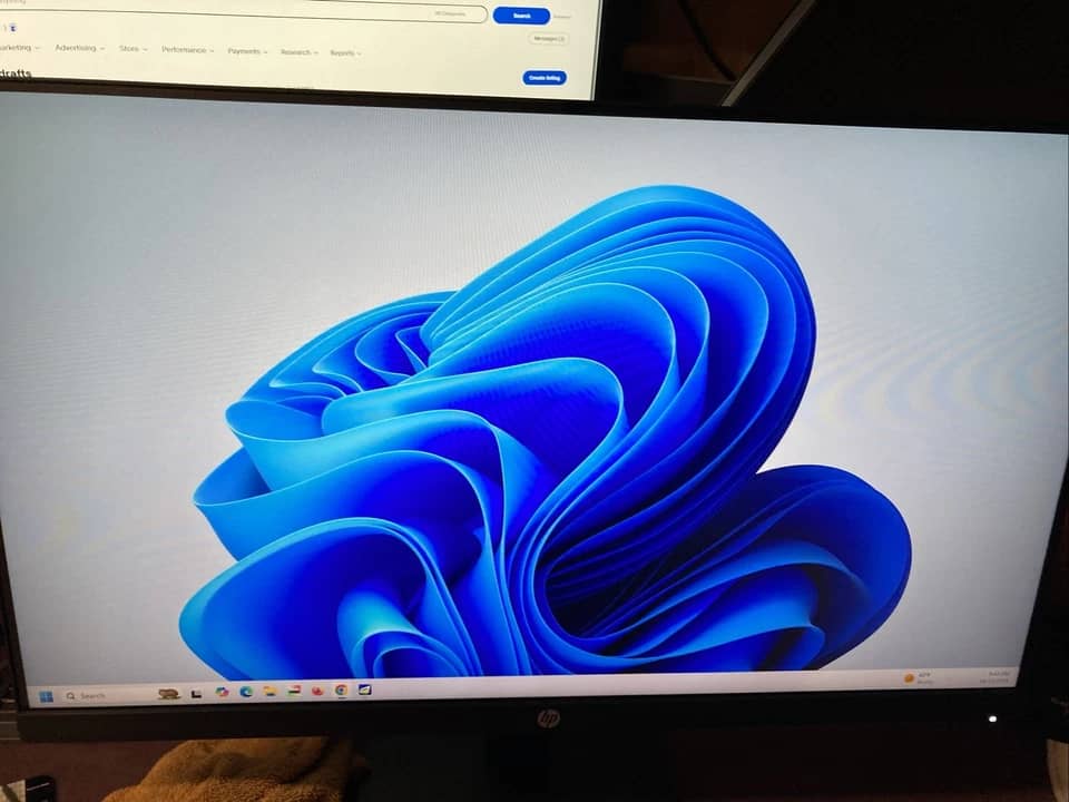 HP E24 G4 Monitors