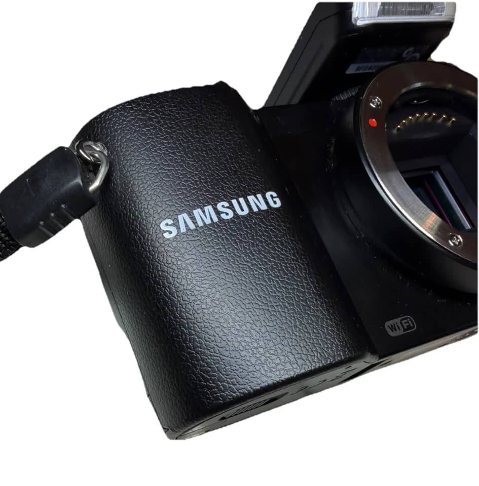 Samsung NX1000 Digital Cameras