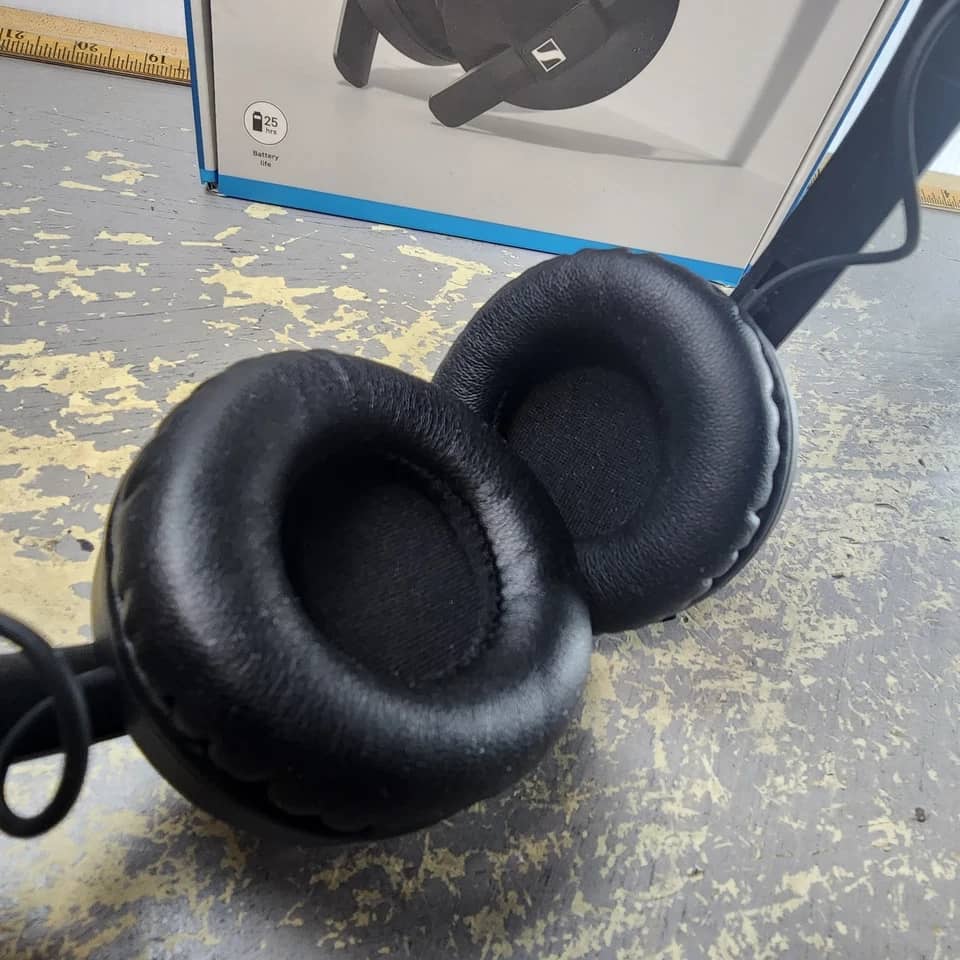 Sennheiser HD 250BT Headphones & Earbuds Black New