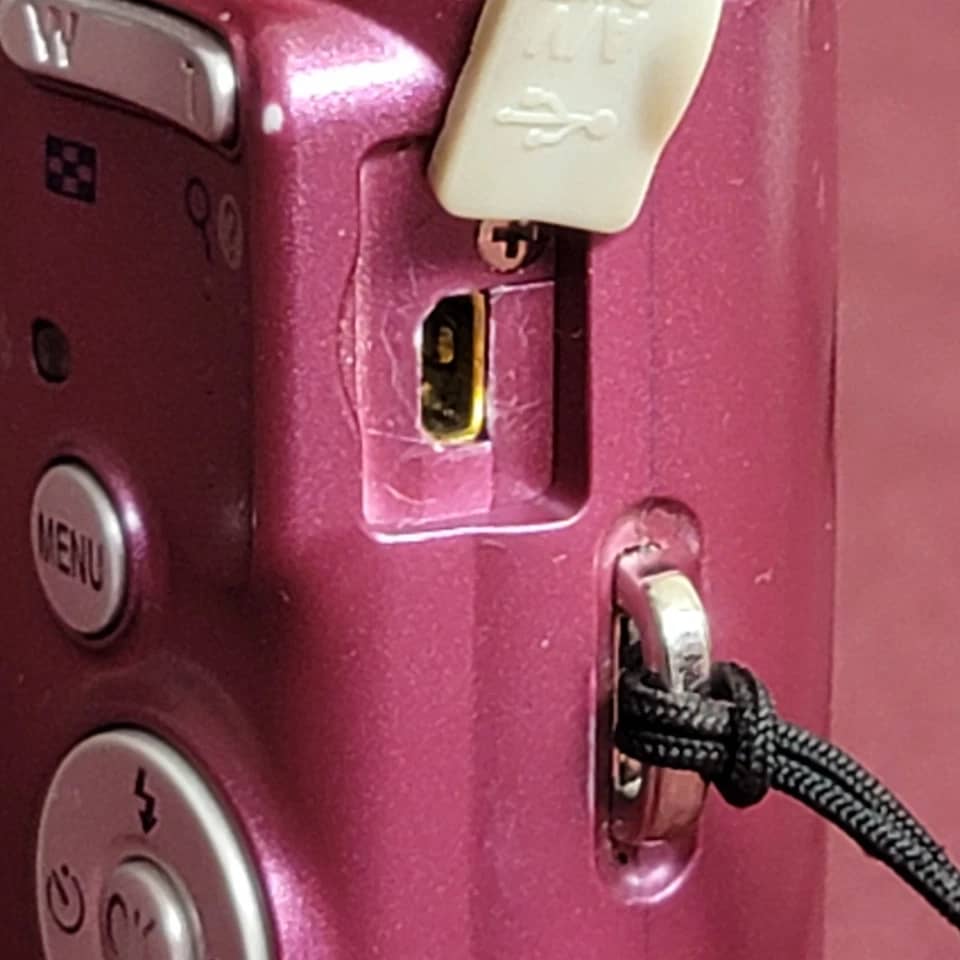 Nikon COOLPIX L19 Digital Cameras Silver Used - Good Body Only