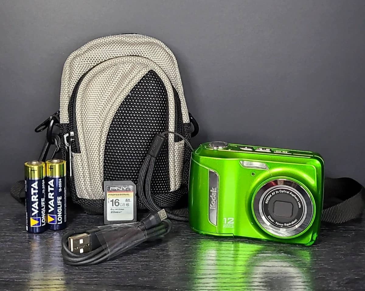 Kodak EasyShare C143 Digital Cameras Silver New Body Only