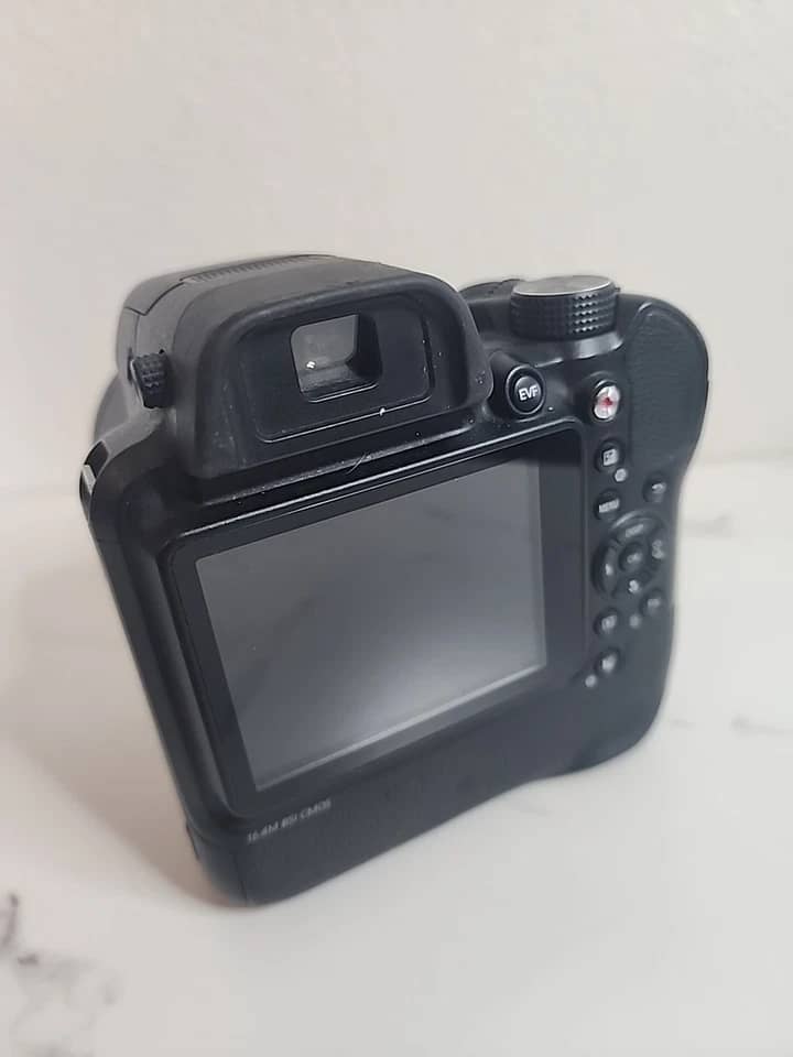 Samsung WB2200F Digital Cameras