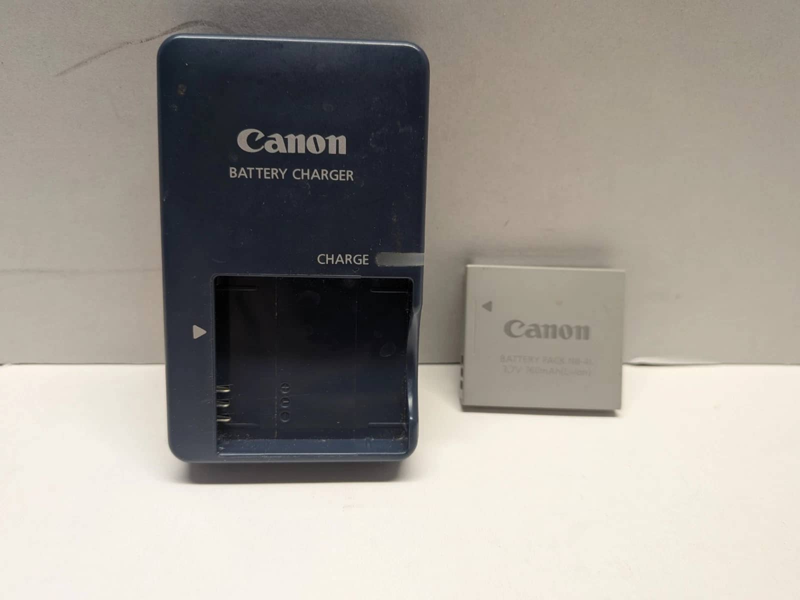 Canon PowerShot SD600 Digital Cameras Silver Open-Box Excellent Body Only