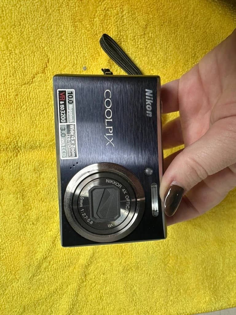 Nikon COOLPIX S610c Digital Cameras Black New Body Only