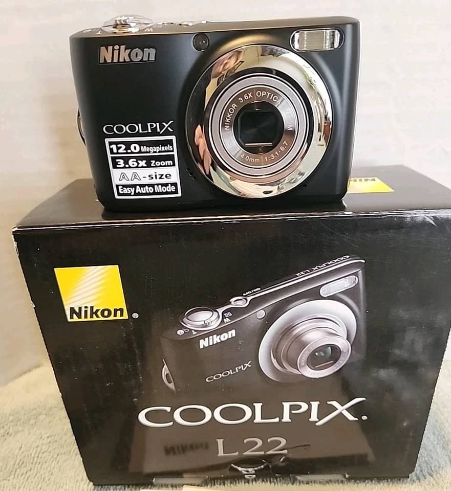 Nikon COOLPIX L22 Digital Cameras Silver New Body Only