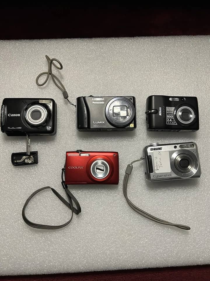 Nikon COOLPIX L11 Digital Cameras Silver New Body Only