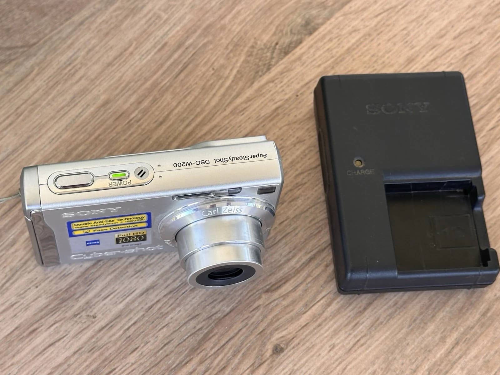 Sony Cyber-shot DSC-W200 Digital Cameras Silver New Body Only