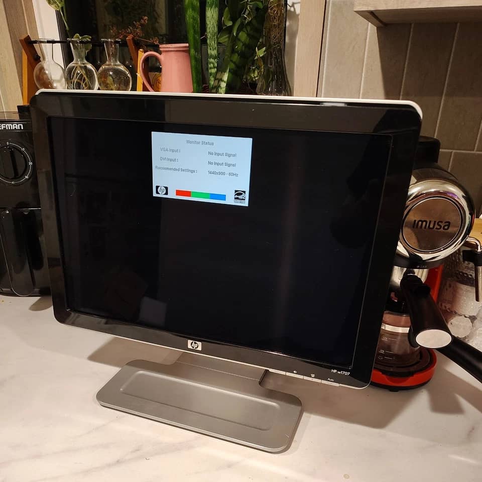 HP W1707 Monitors