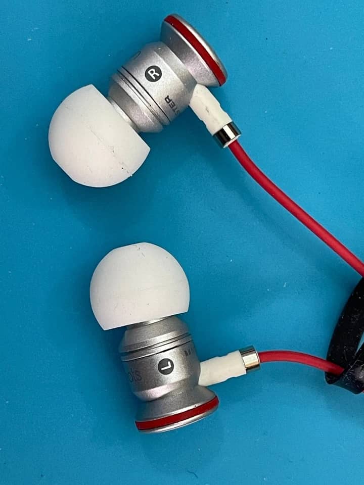 Beats urBeats Headphones & Earbuds White New