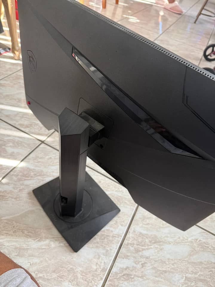 MSI G274QPF Monitors