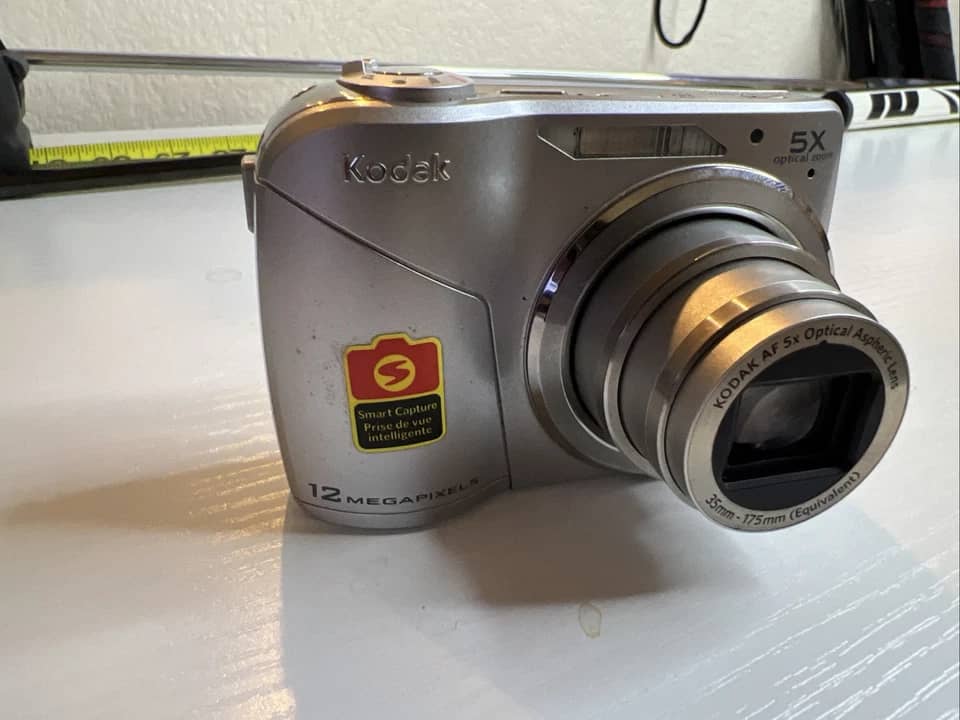 Kodak c190 Digital Cameras Blue New Body Only