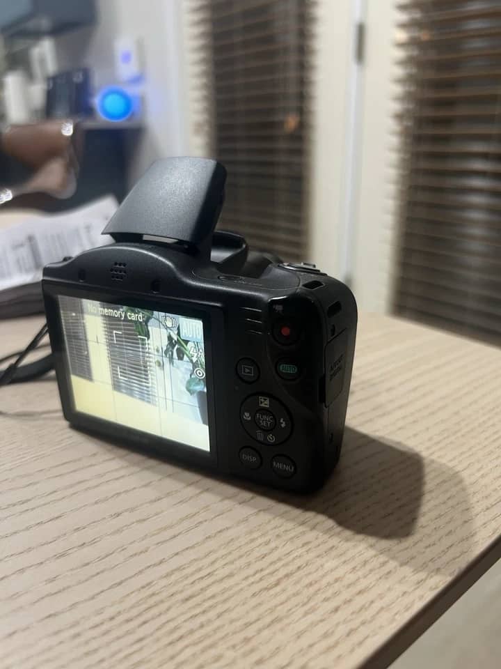 Canon PowerShot SX400 IS Digital Cameras Black Used - Good Body Only