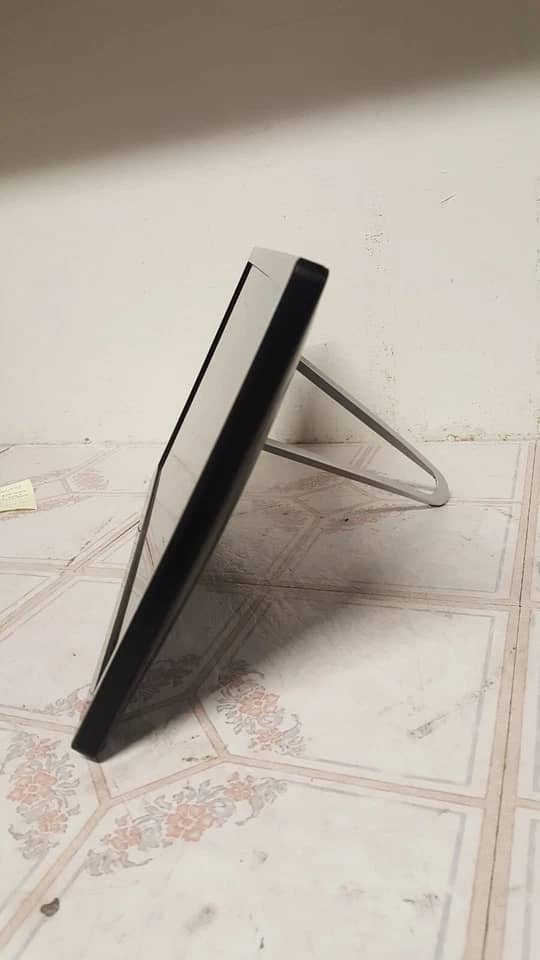 AOC E1659FWU Monitors