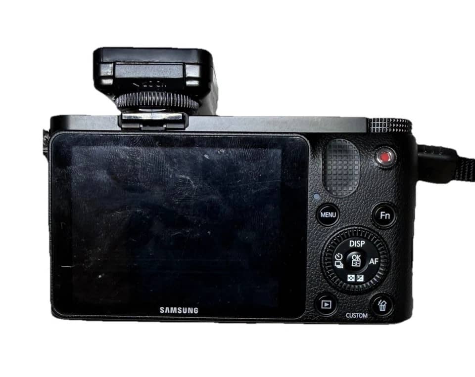 Samsung NX1000 Digital Cameras