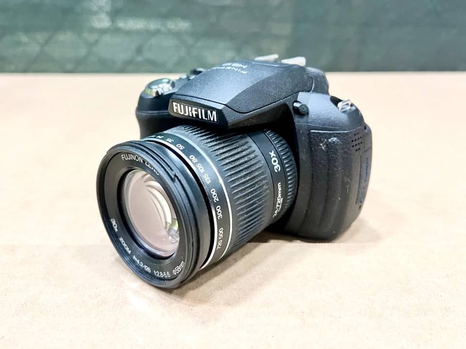 Fujifilm FinePix HS10 Digital Cameras Black Used - Very Good Body Only