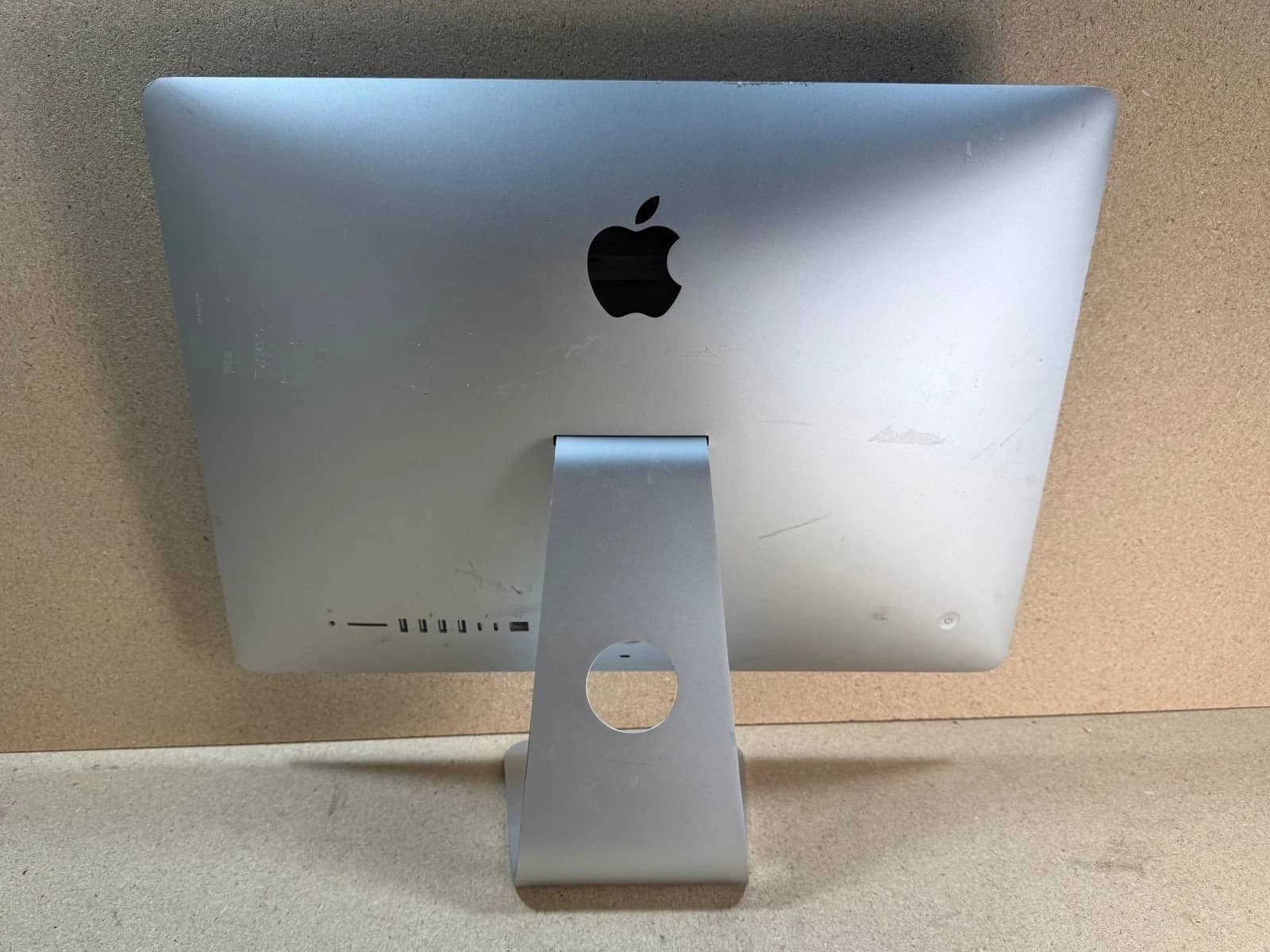 Apple iMac 21.5-inch Retina 4K Mid 2017 Computers 256GB 8GB Refurbished - Excellent