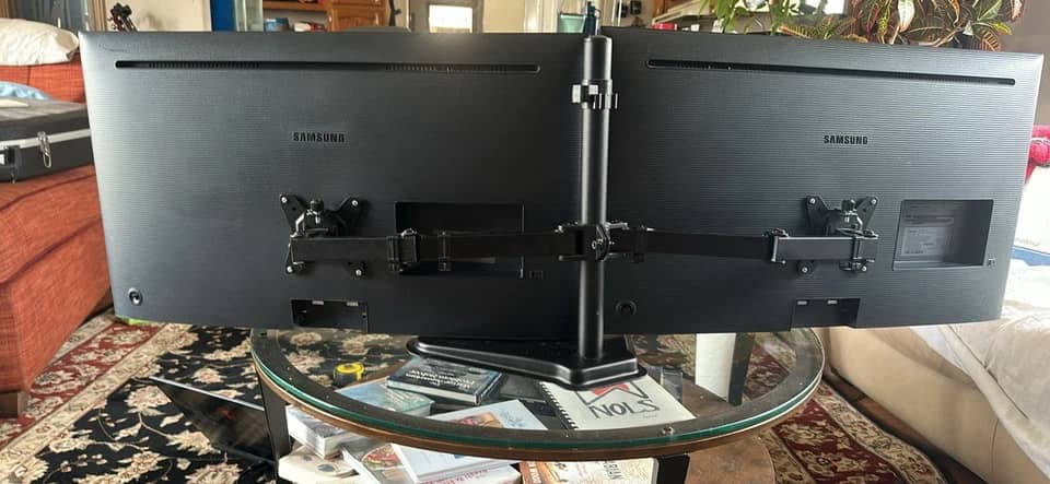 Samsung U32J590 Monitors