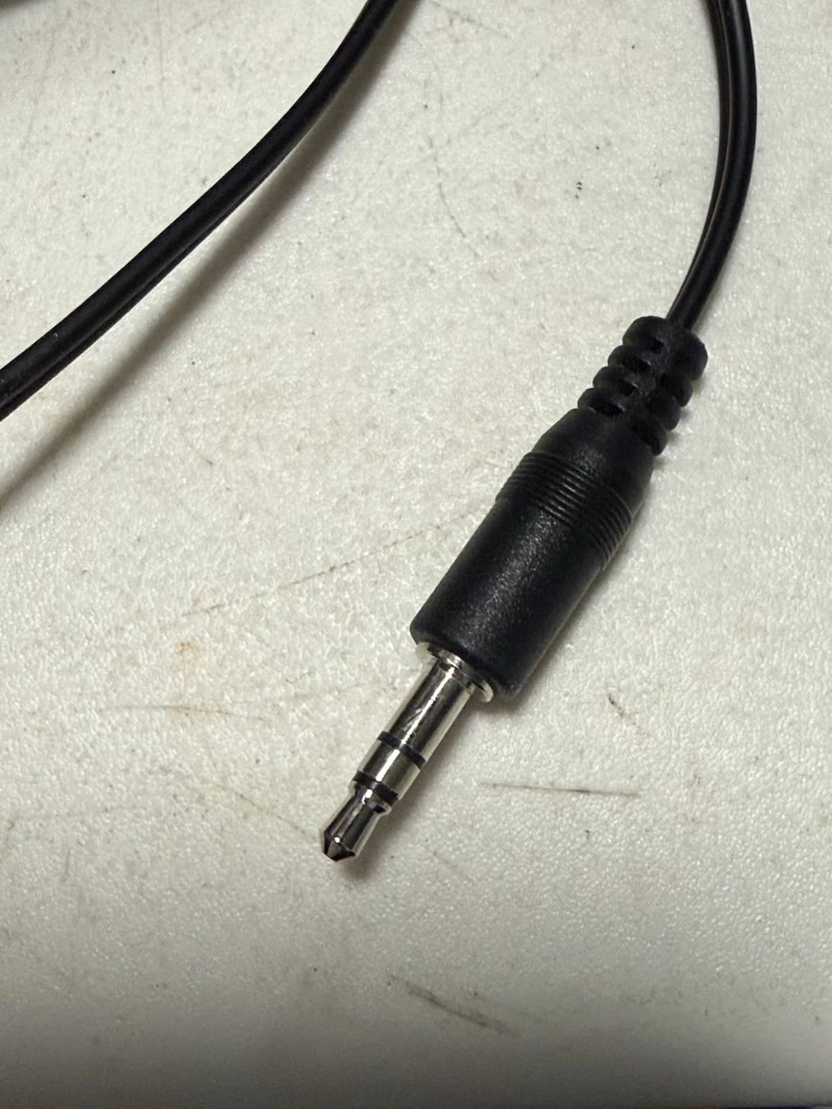 Sennheiser HD 202 Headphones & Earbuds Black New