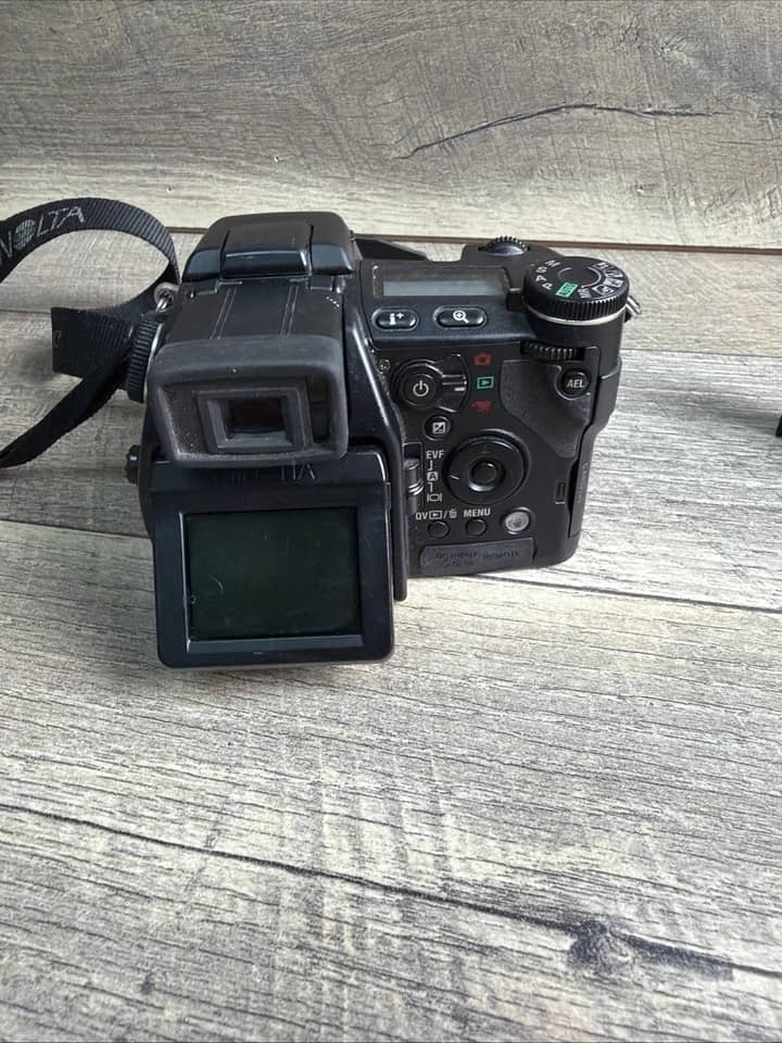 Minolta DiMAGE A1 Digital Cameras Black For parts or not working