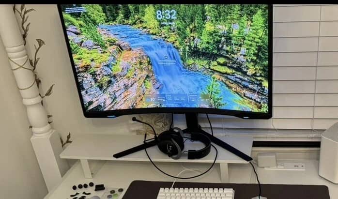Samsung LS32BG650E Monitors
