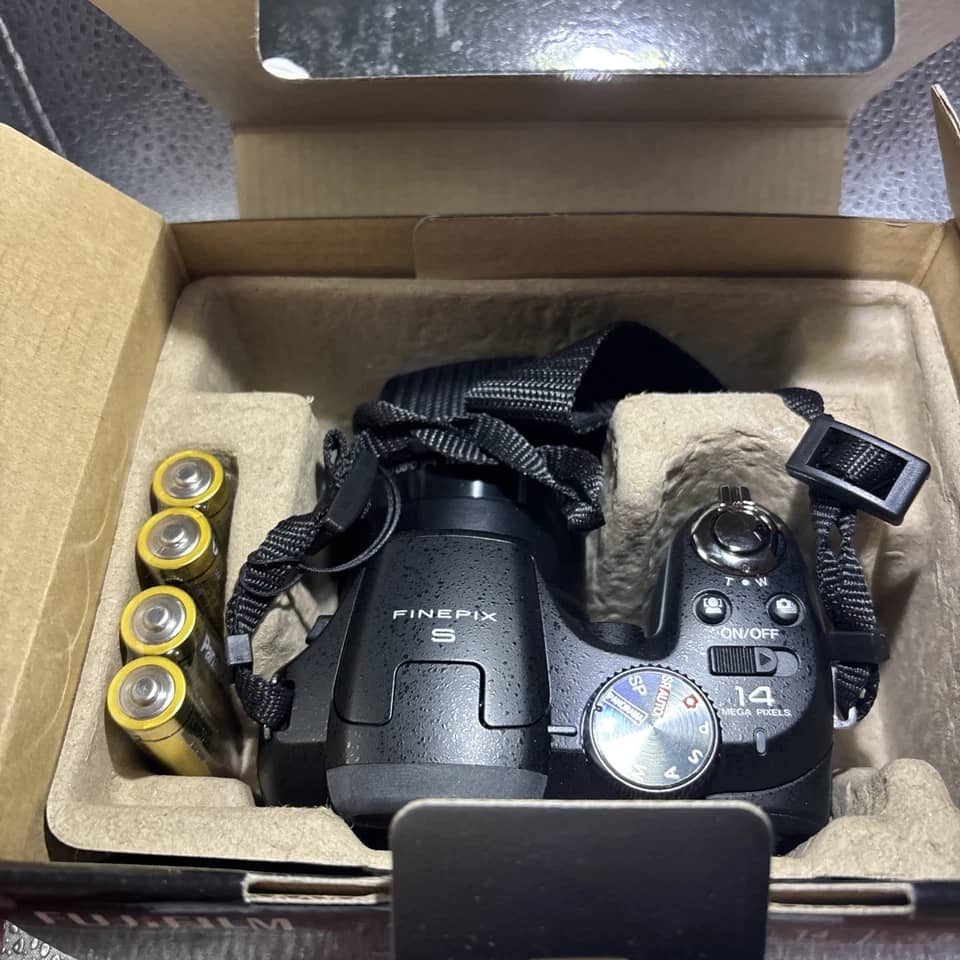Fujifilm FinePix S2950 Digital Cameras Black New Body Only