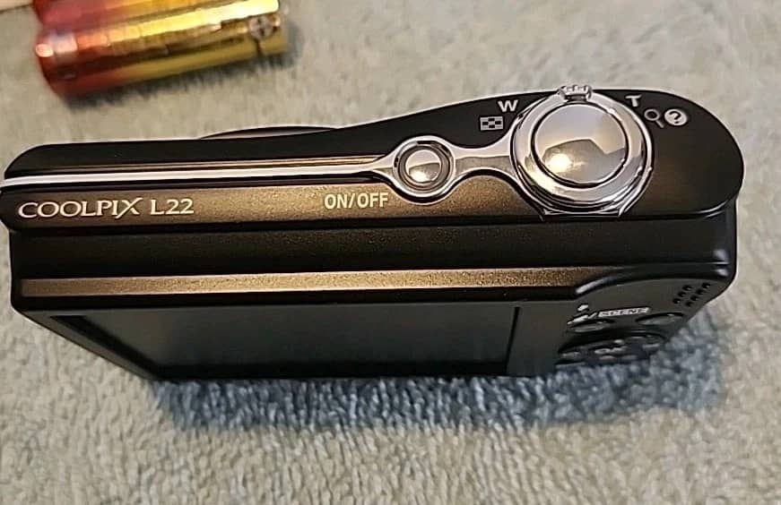 Nikon COOLPIX L22 Digital Cameras Silver New Body Only
