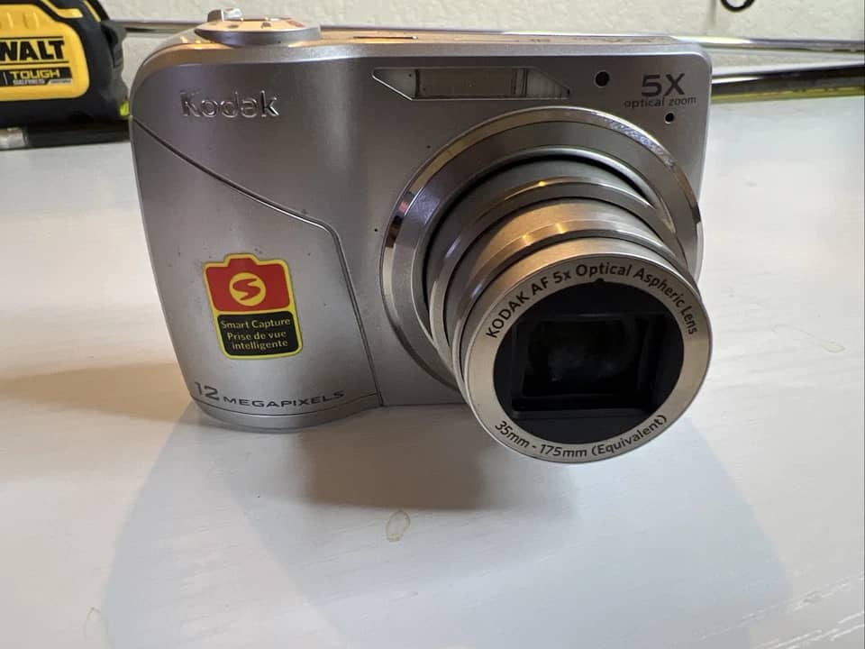 Kodak c190 Digital Cameras Blue New Body Only
