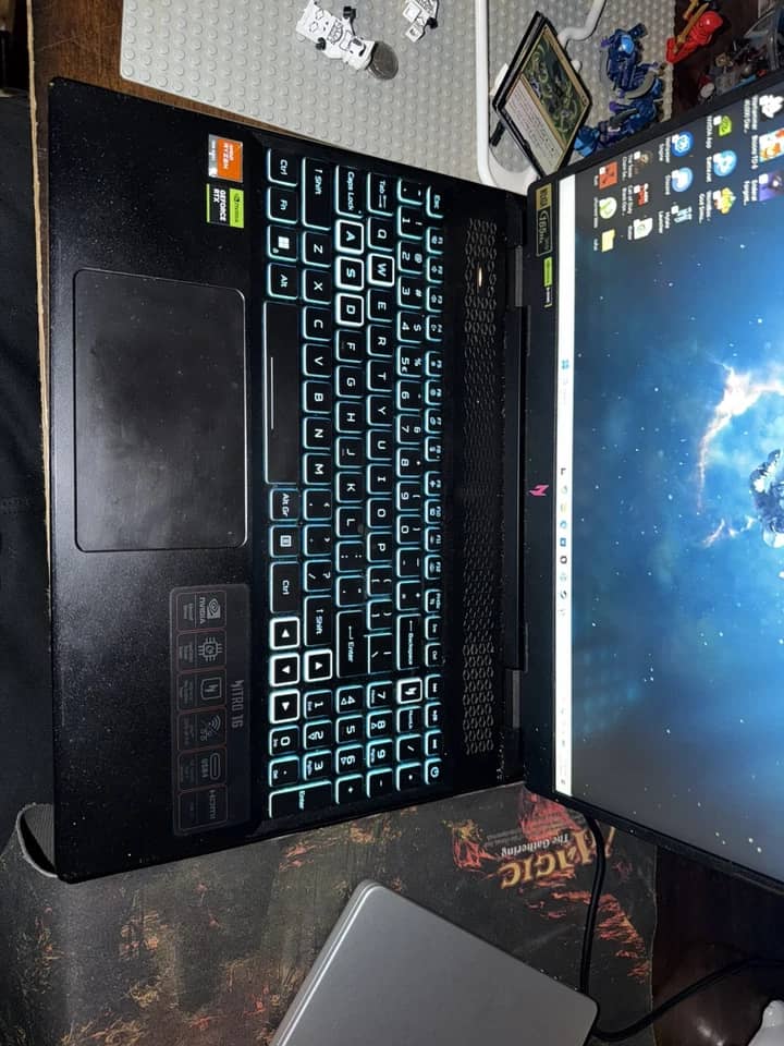 Acer Nitro 16 Computers