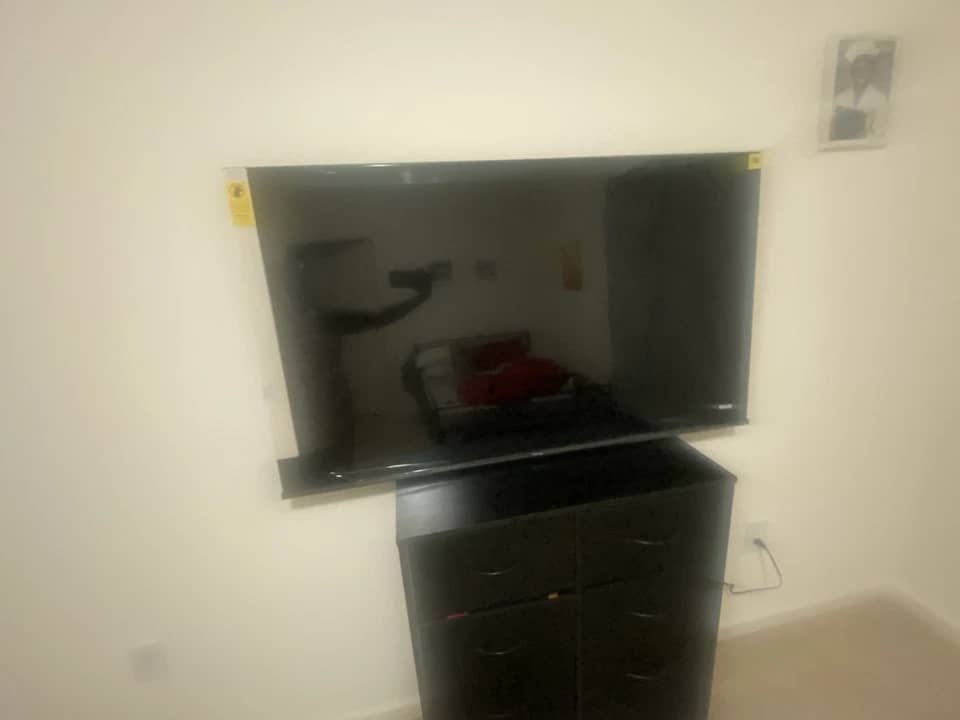 Roku 55R8F5 TVs