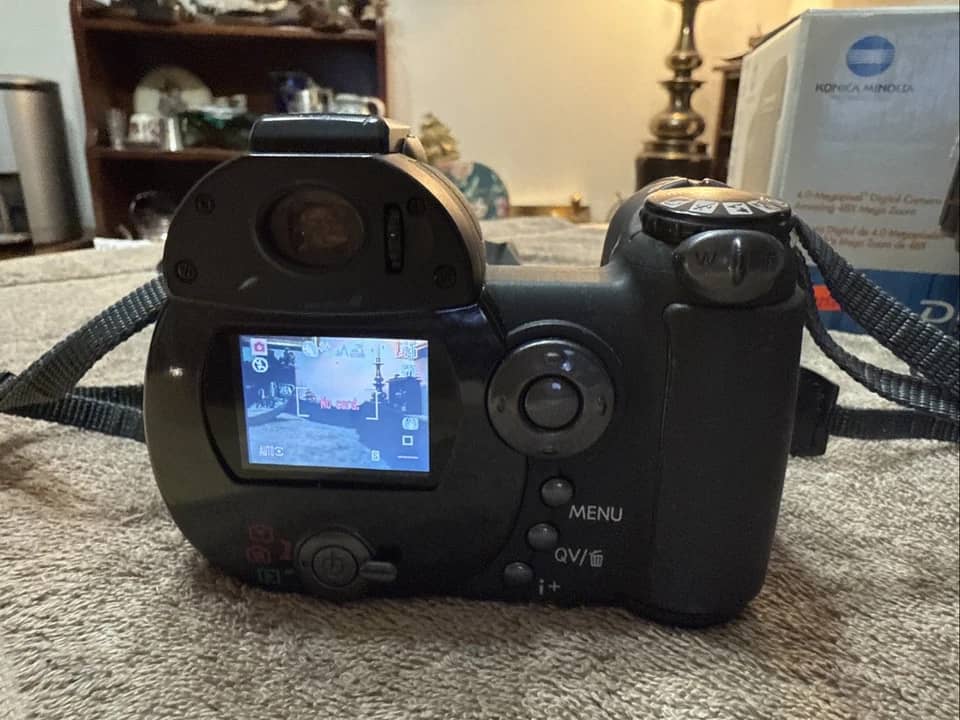 Minolta DiMAGE Z3 Digital Cameras