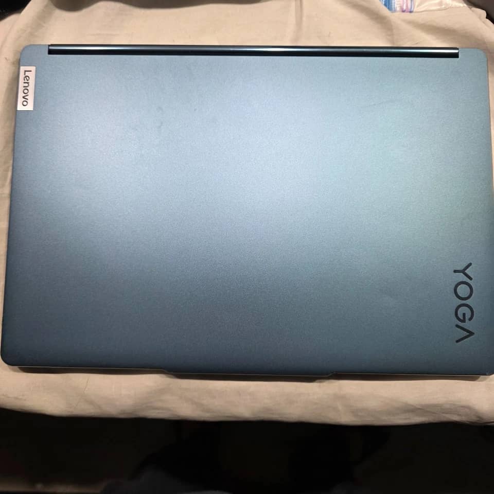 Lenovo Yoga Book 9 13IRU8 Computers