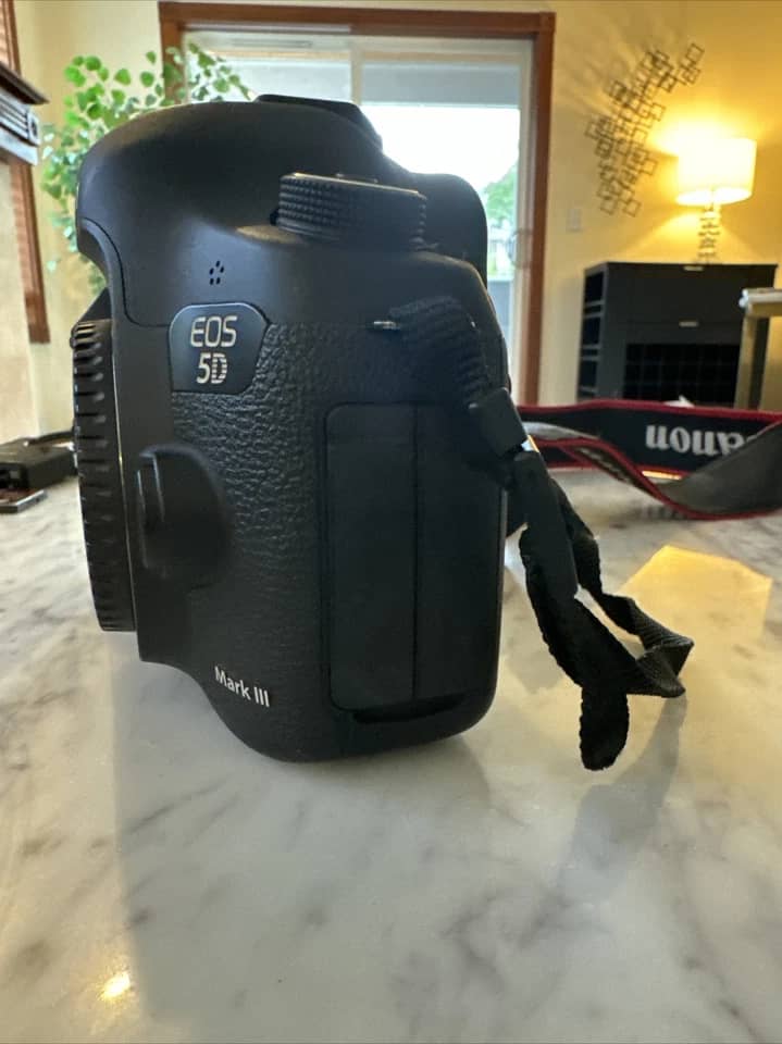 Canon EOS 5D Mark III Digital Cameras