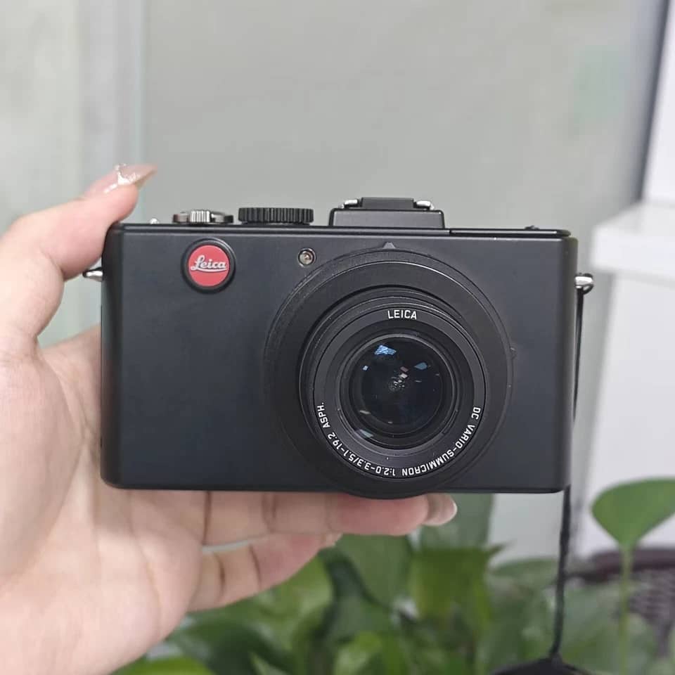 Leica D-LUX 5 Digital Cameras Black New Body Only