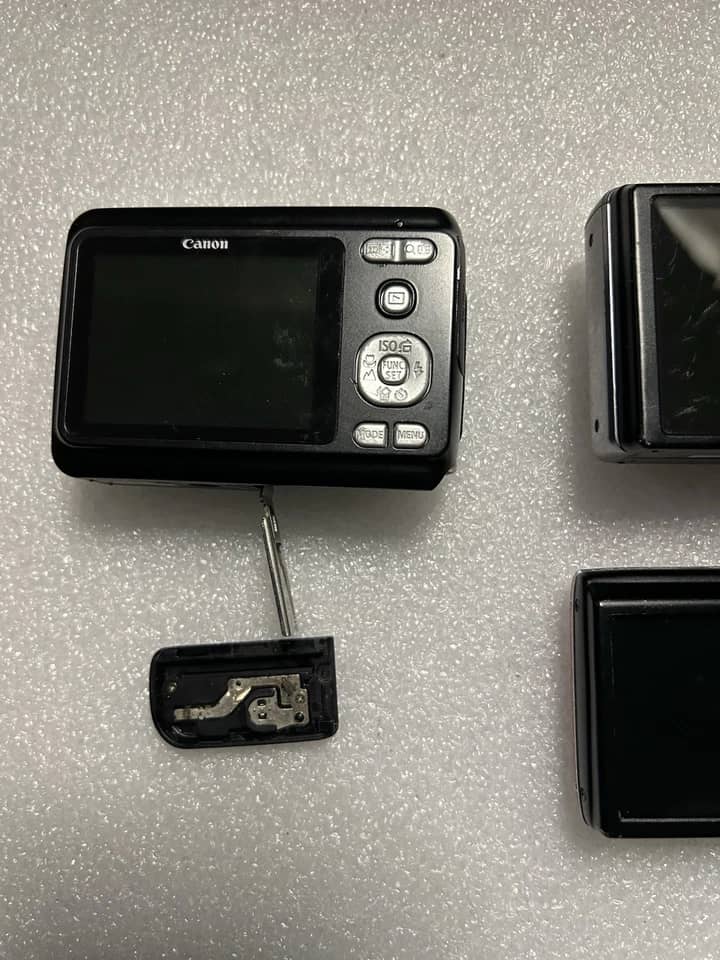 Nikon COOLPIX L11 Digital Cameras Silver New Body Only