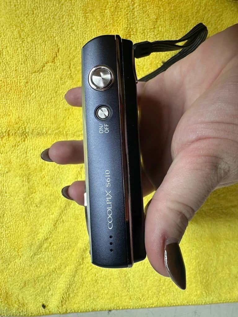 Nikon COOLPIX S610c Digital Cameras Black New Body Only