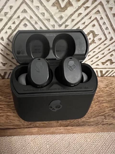 Skullcandy S2FYW-Q740 Headphones & Earbuds Black Used - Good