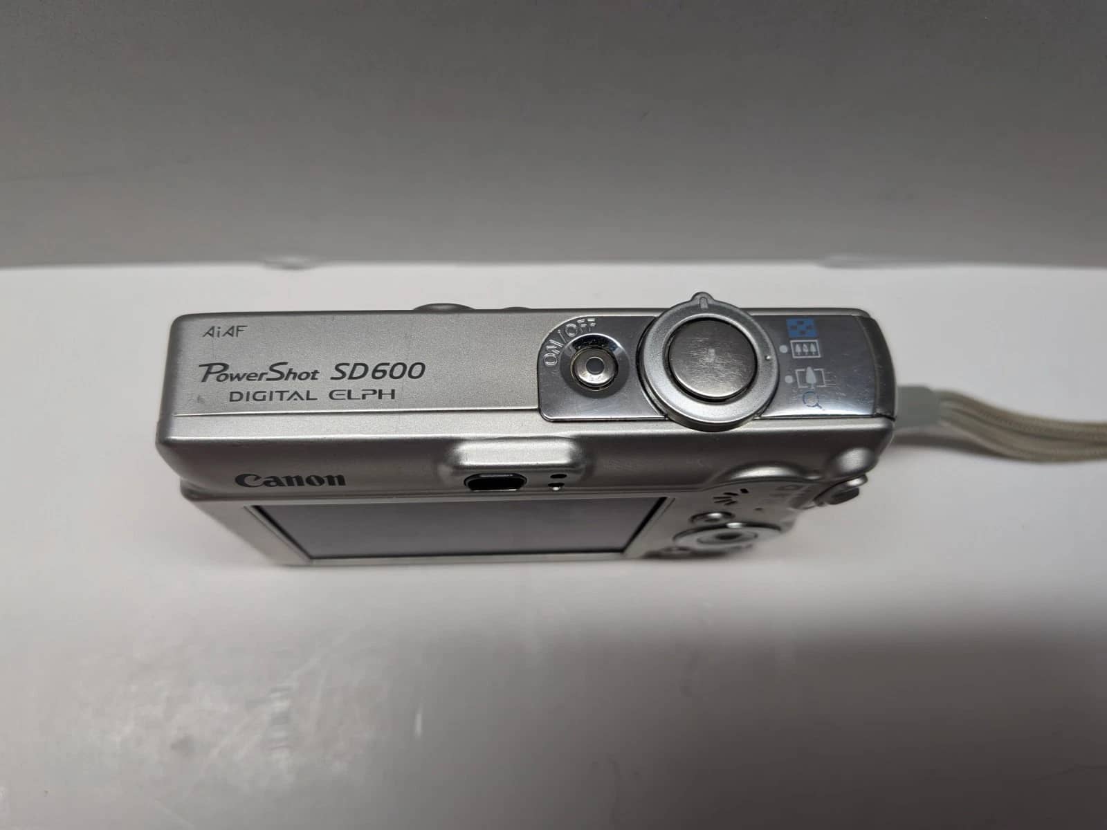 Canon PowerShot SD600 Digital Cameras Silver Open-Box Excellent Body Only