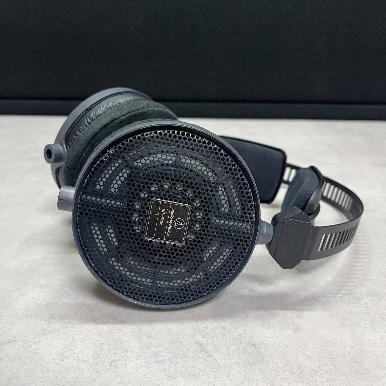 Audio-Technica ATH-R70x Headphones & Earbuds Black New