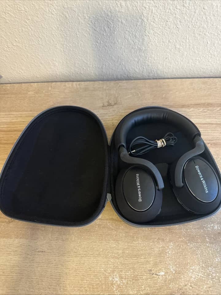Bowers & Wilkins PX7 Headphones & Earbuds 