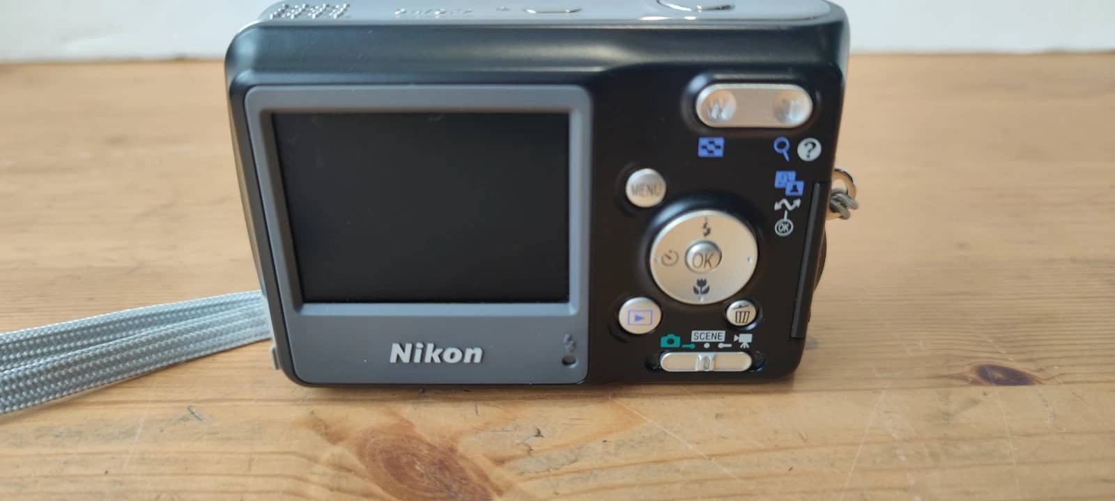 Nikon COOLPIX L3 Digital Cameras Silver New Body Only