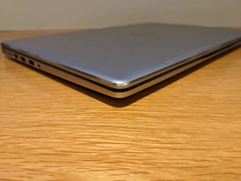 Dell Inspiron 7570 Computers
