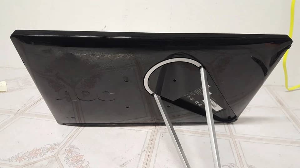 AOC E1659FWU Monitors