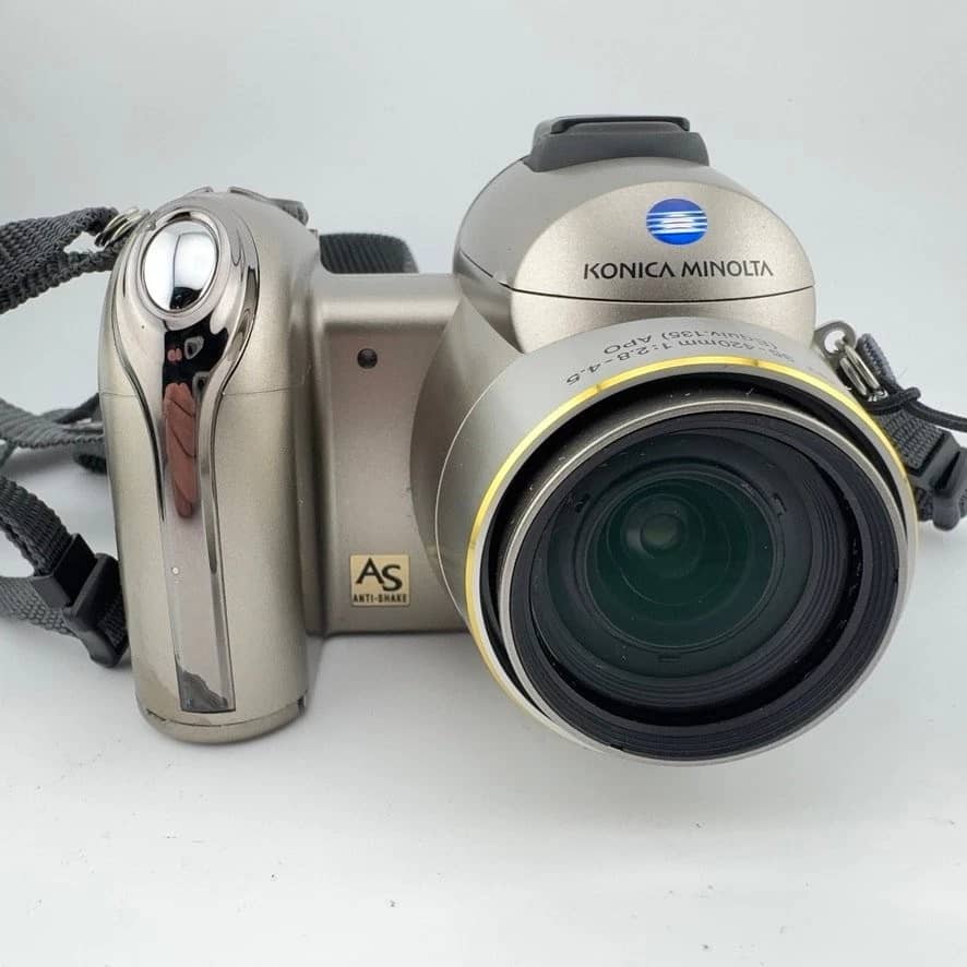 Minolta DiMAGE Z6 Digital Cameras Gold Used - Good