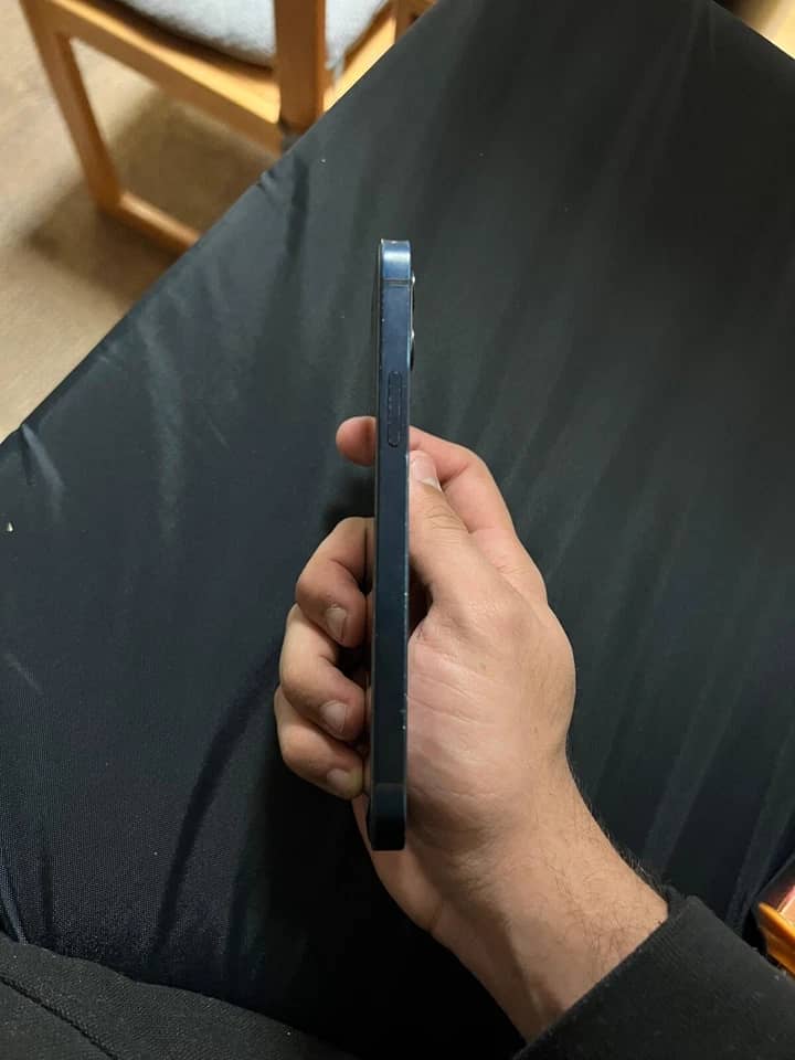 Apple iPhone 12 Cell Phones