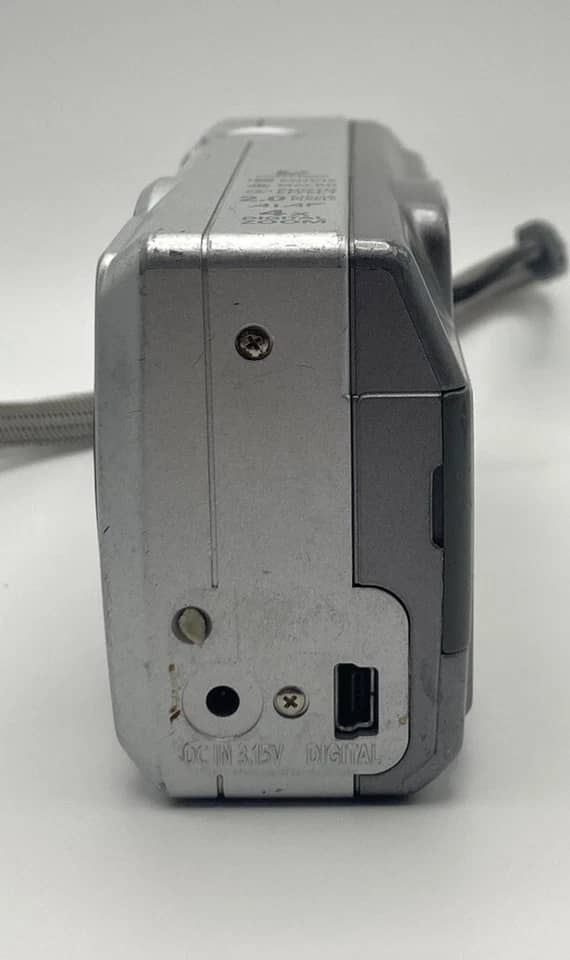 Canon DiMAGE A200 Digital Cameras