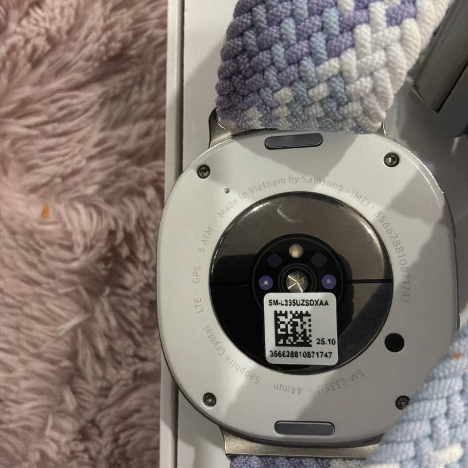 Samsung Galaxy Watch8 Classic Smartwatches