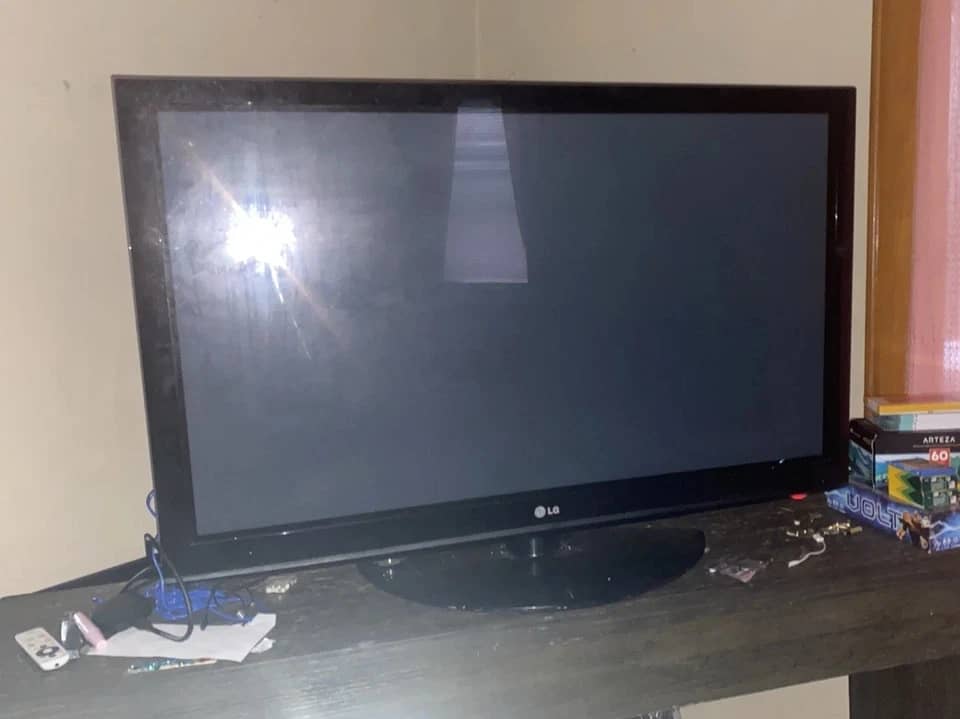 LG 50UQ70006LB TVs