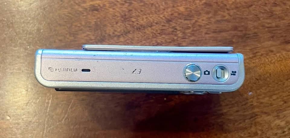 Fujifilm DiMAGE Z3 Digital Cameras